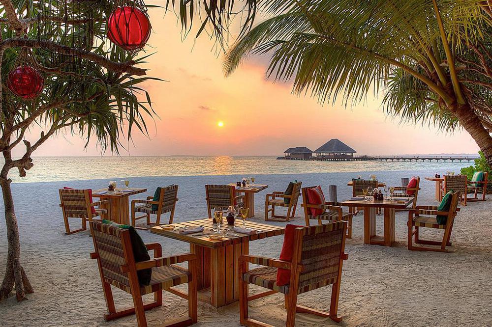 Komandoo Island Resort & Spa (Adults Only) Restoran fotoğraf